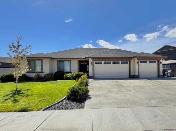 1407 Diamond Loop, West Richland, WA 99353