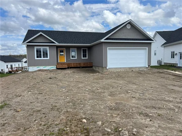 13 Geyssen Ct, Fredericton, NB E3G 0K8