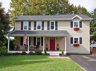 8 Pleasant View Ave, Willow Street, PA 17584
