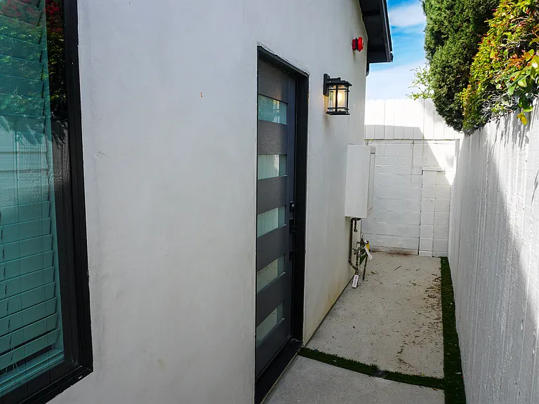 6457 Amigo Ave — Photo 15