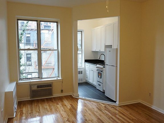 3rd image of 242 E 89th St APT 4B