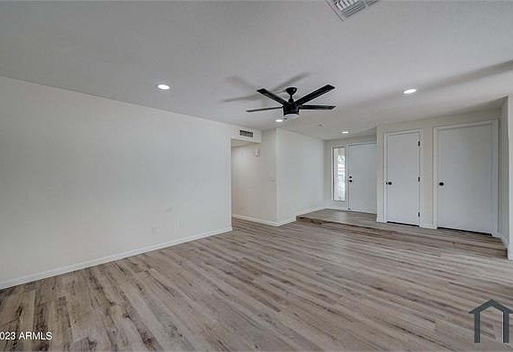 4th image of 7113 W Sunnyside Dr