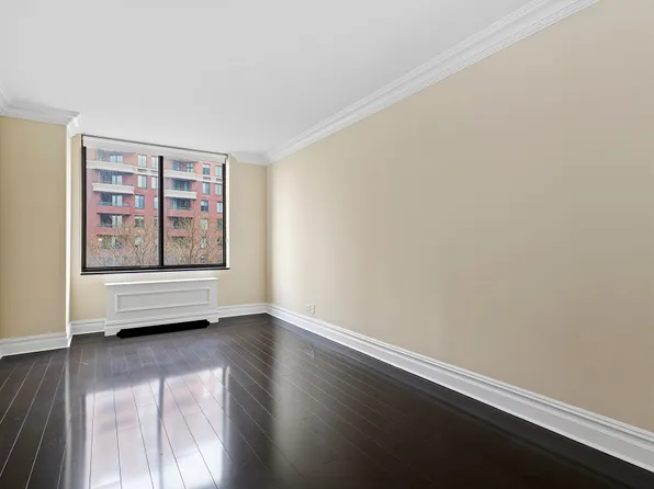 380 Rector Place image 2 of 7