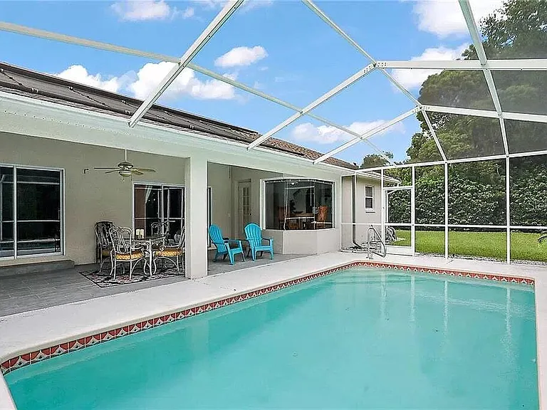 11 Mangrove Ct S — Photo 4