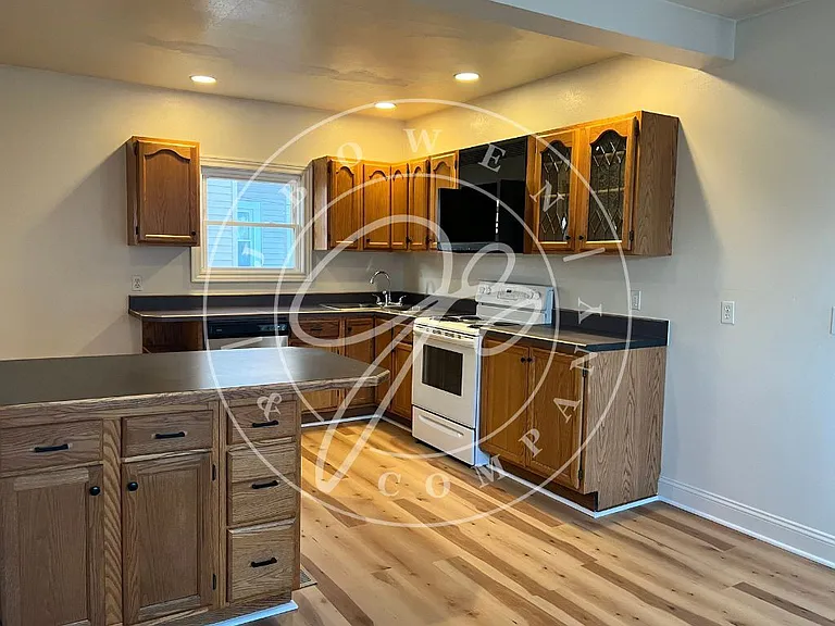 3947 Watson Ave — Photo 5