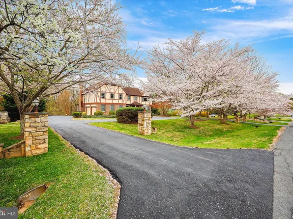 13608 Maidstone Ln, Potomac, MD 20854