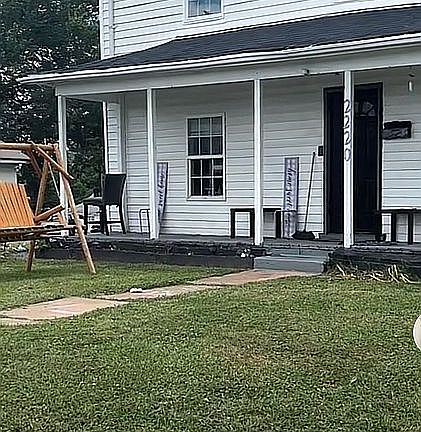 4th image of 2220 Garfield Ave