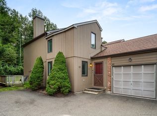 42 Far View Cmns #42, Southbury, CT 06488