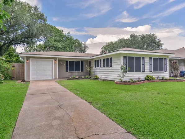 1614 14th Ave N, Texas City, TX 77590