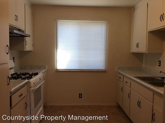 5th image of 12115 Kadota Ave