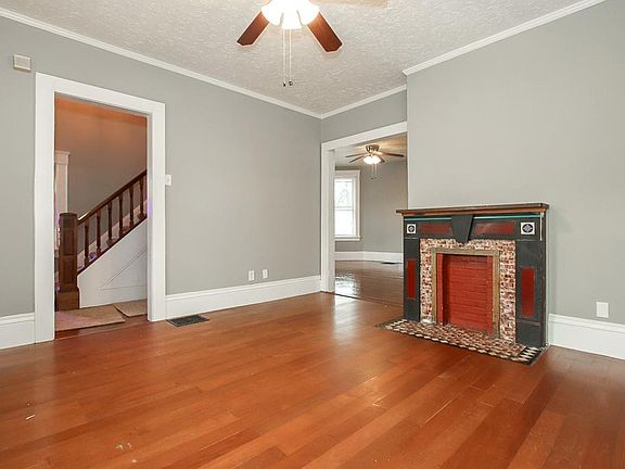 4th image of 1451 W 57th St