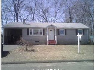 27 Banfield Ln, Bloomfield, CT 06002