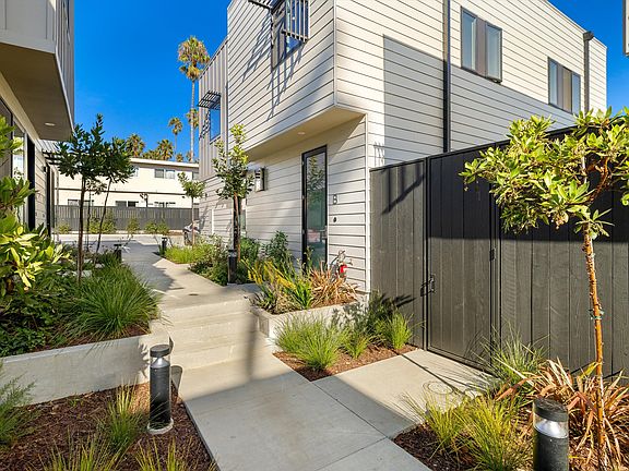4th image of 415 Old Coast Hwy #C