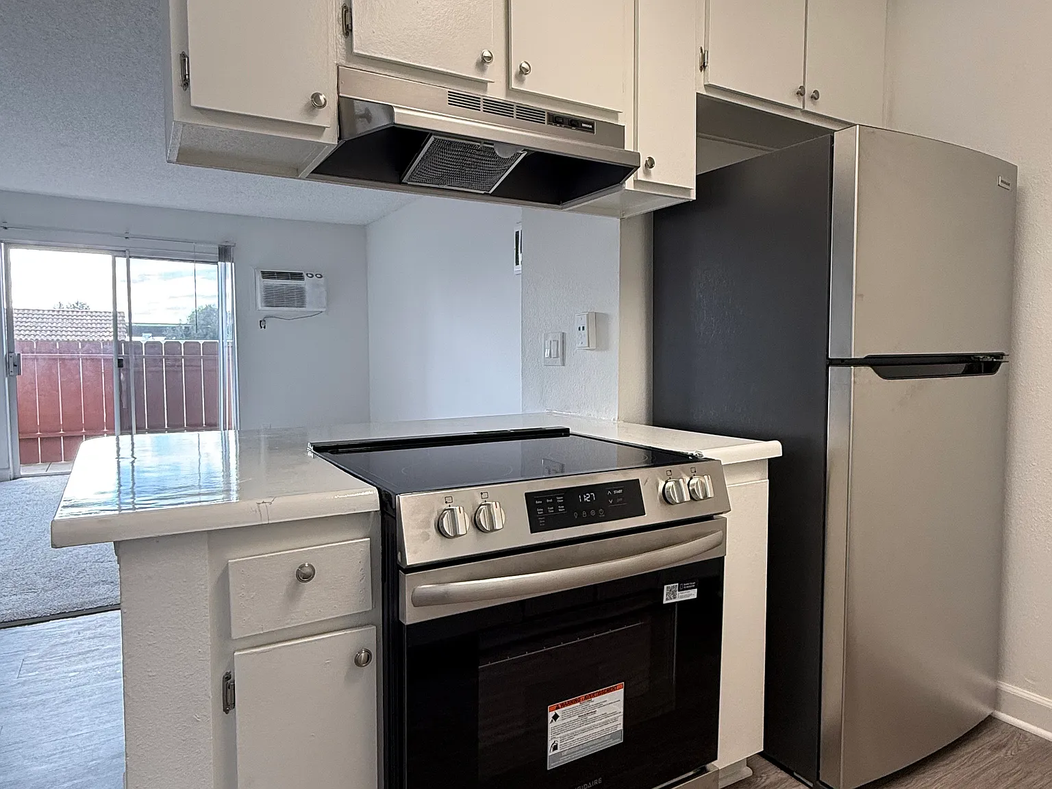 1 bed, 730 sqft, $2,309 — Photo 3