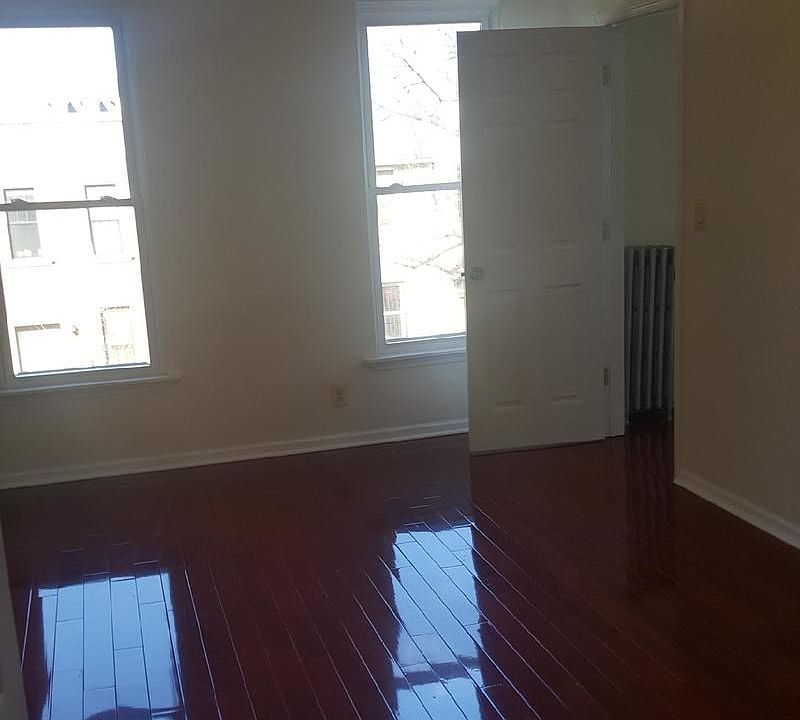 1st image of 8 Stanhope St Floor 1