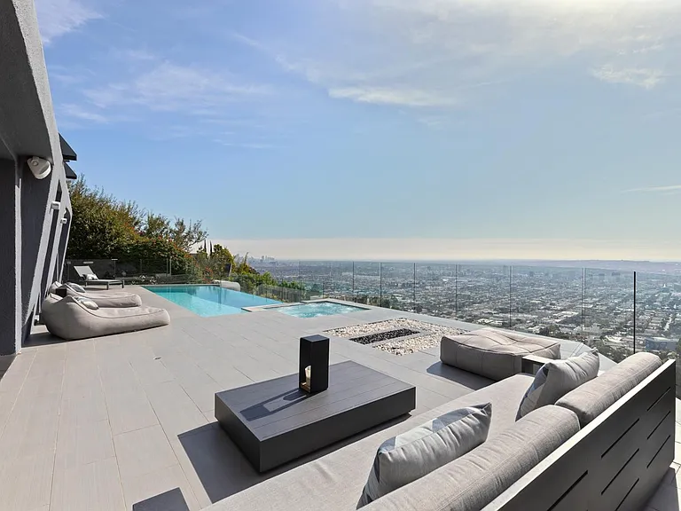 8476 Cole Crest Dr — Photo 23
