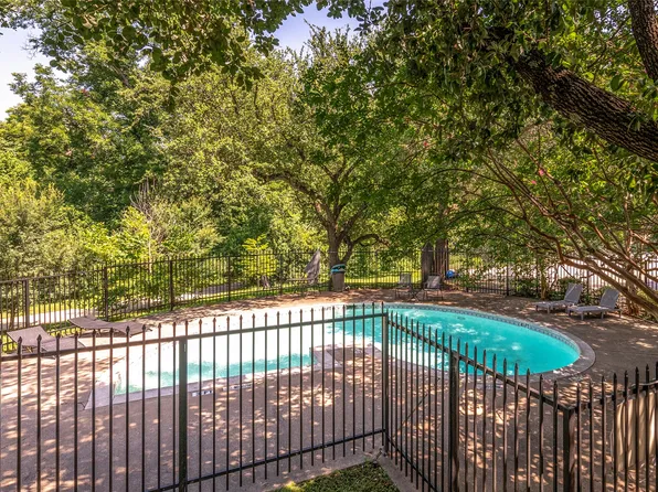 6900 Skillman St APT 305, Dallas, TX 75231