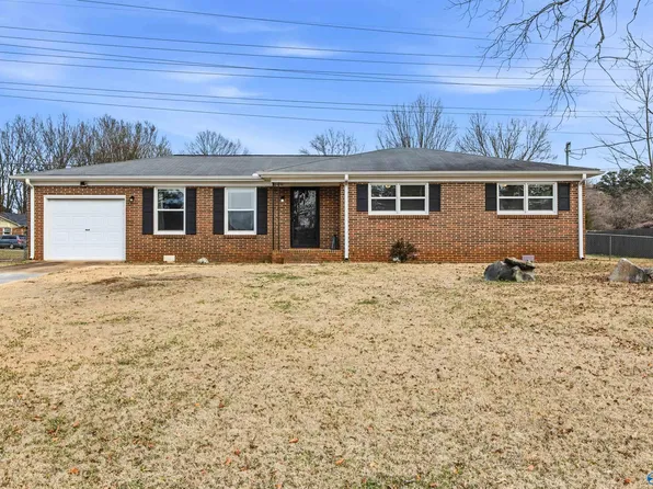 11201 Maplecrest Dr SE, Huntsville, AL 35803