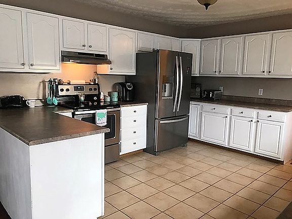 3rd image of 33 Seneca Dr