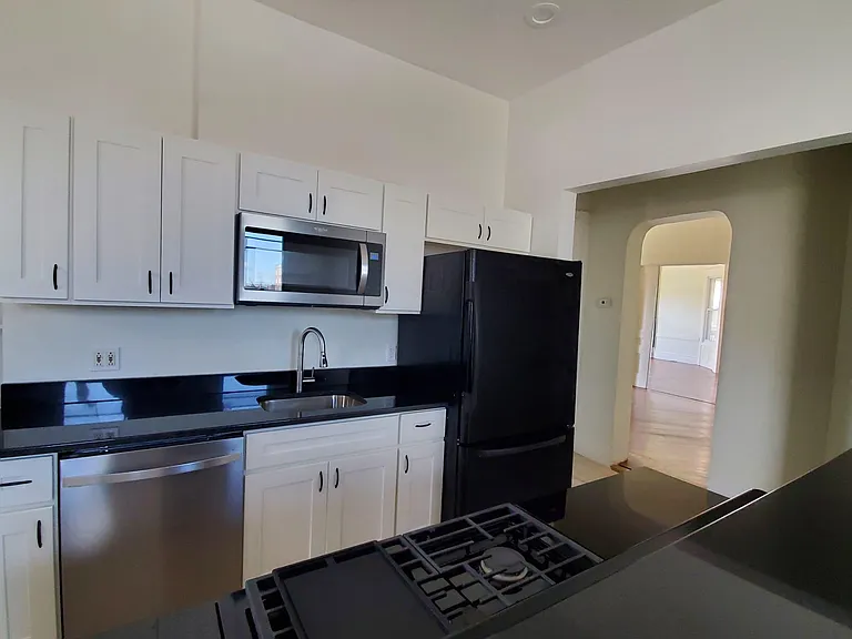94 S Clinton St #1 — Photo 2