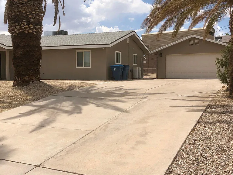 Rolling Hills Dr — Photo 3