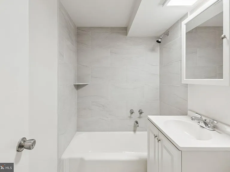 2101 Chestnut St #721-R — Photo 17