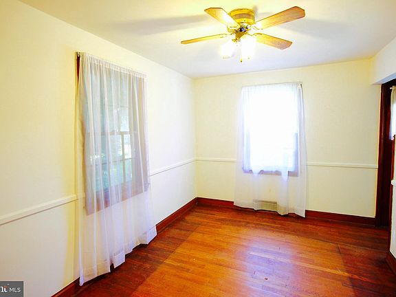 4th image of 2805 Cameron Rd