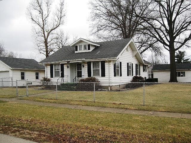 1st image of 924 Jameson St