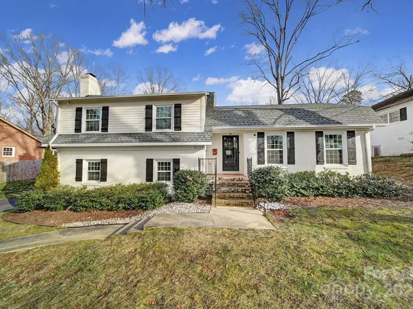 6737 Lancer Dr, Charlotte, NC 28226