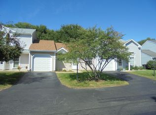 706 Brittany Ln, Island Lake, IL 60042