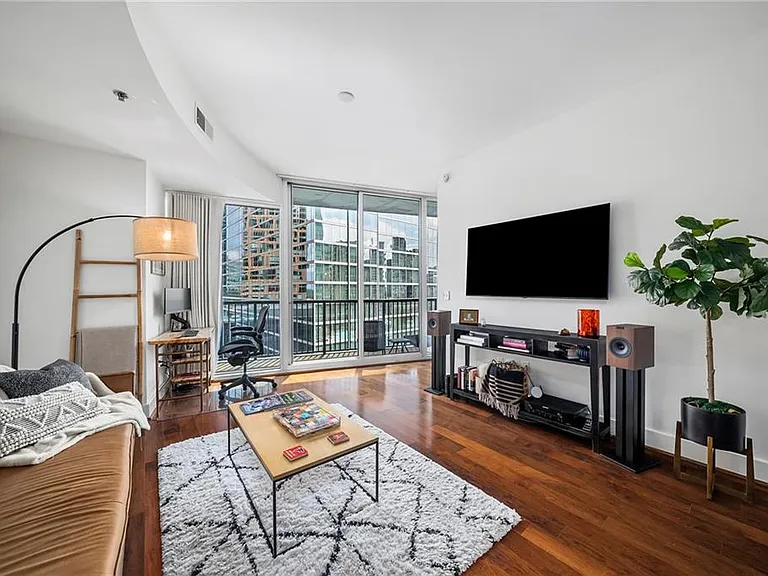 1080 Peachtree St NE #1306 — Photo 7