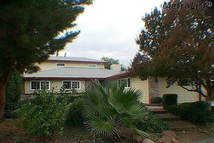 2nd image of 1607 Swallow Way