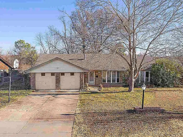701 N Dryden Cir — Photo 1