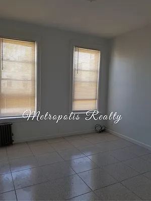 Rented by Metropolis International Realty Inc. | media 27