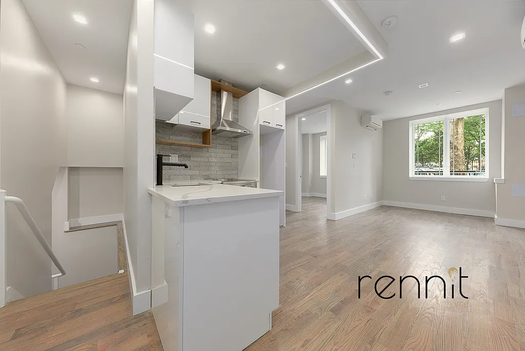 593 Rutland Rd — Photo 1