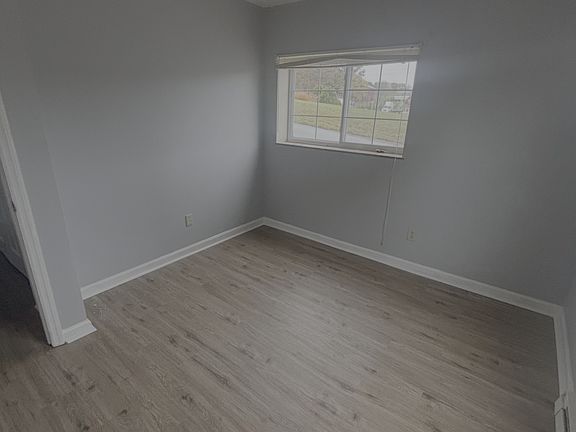 2nd image of 114 Marshall Ln APT 1