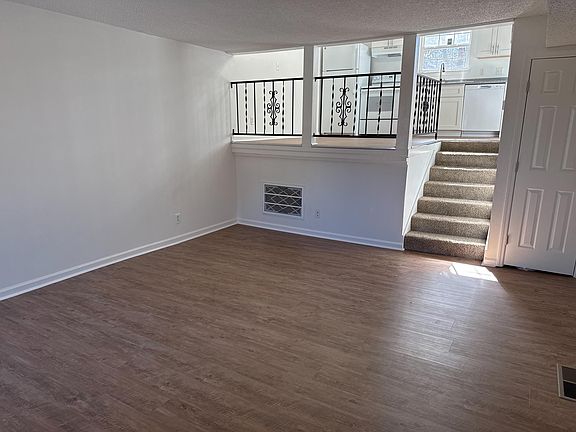 2nd image of 908 Delores Dr