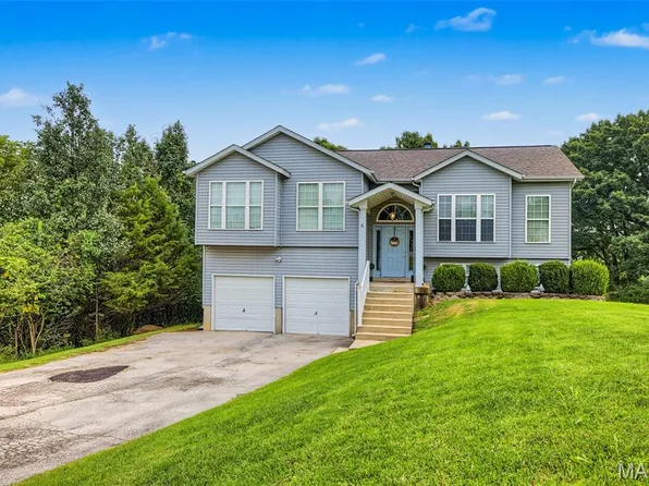 6 Club Ct, High Ridge, MO 63049