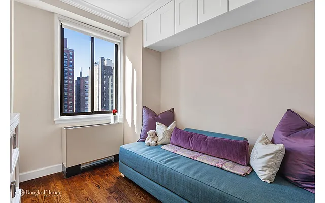 Sold by Douglas Elliman | media 19