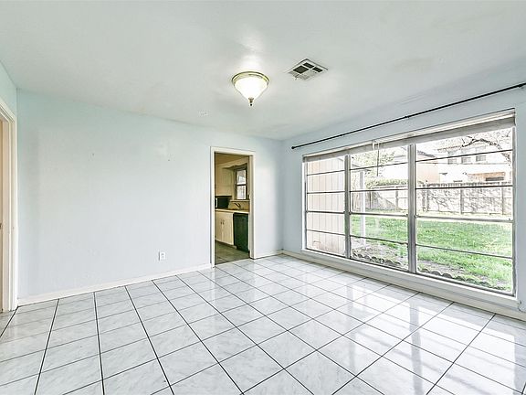 2nd image of 4710 Wedgewood Dr