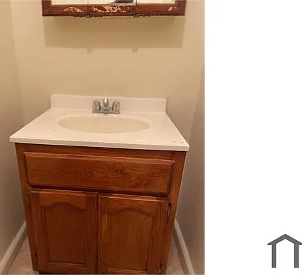 3 bed, 1000 sqft, $2,350 — Photo 2