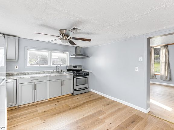 2nd image of 625 Henry St