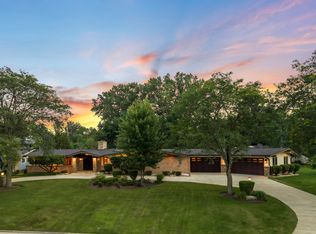 13 Yorkshire Dr, Lincolnshire, IL 60069