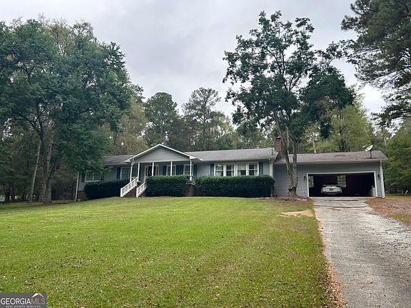 3rd image of 3012 Tomlinson Rd NE