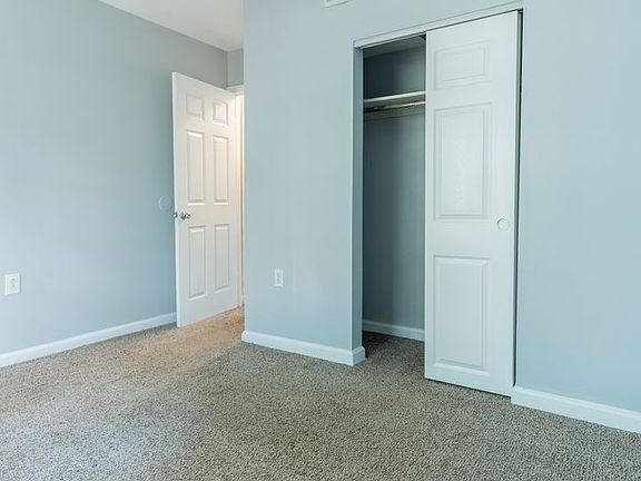 4th image of 1600 Columbia Rd #M3