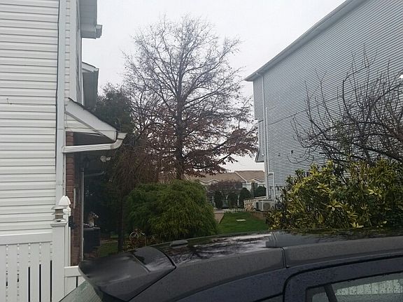 4th image of 20 Country Dr E