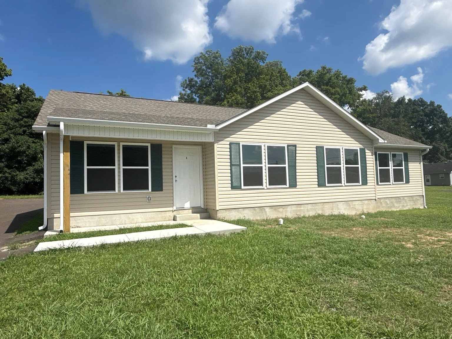 2 bed, 1002 sqft, $1,250 — Photo 1