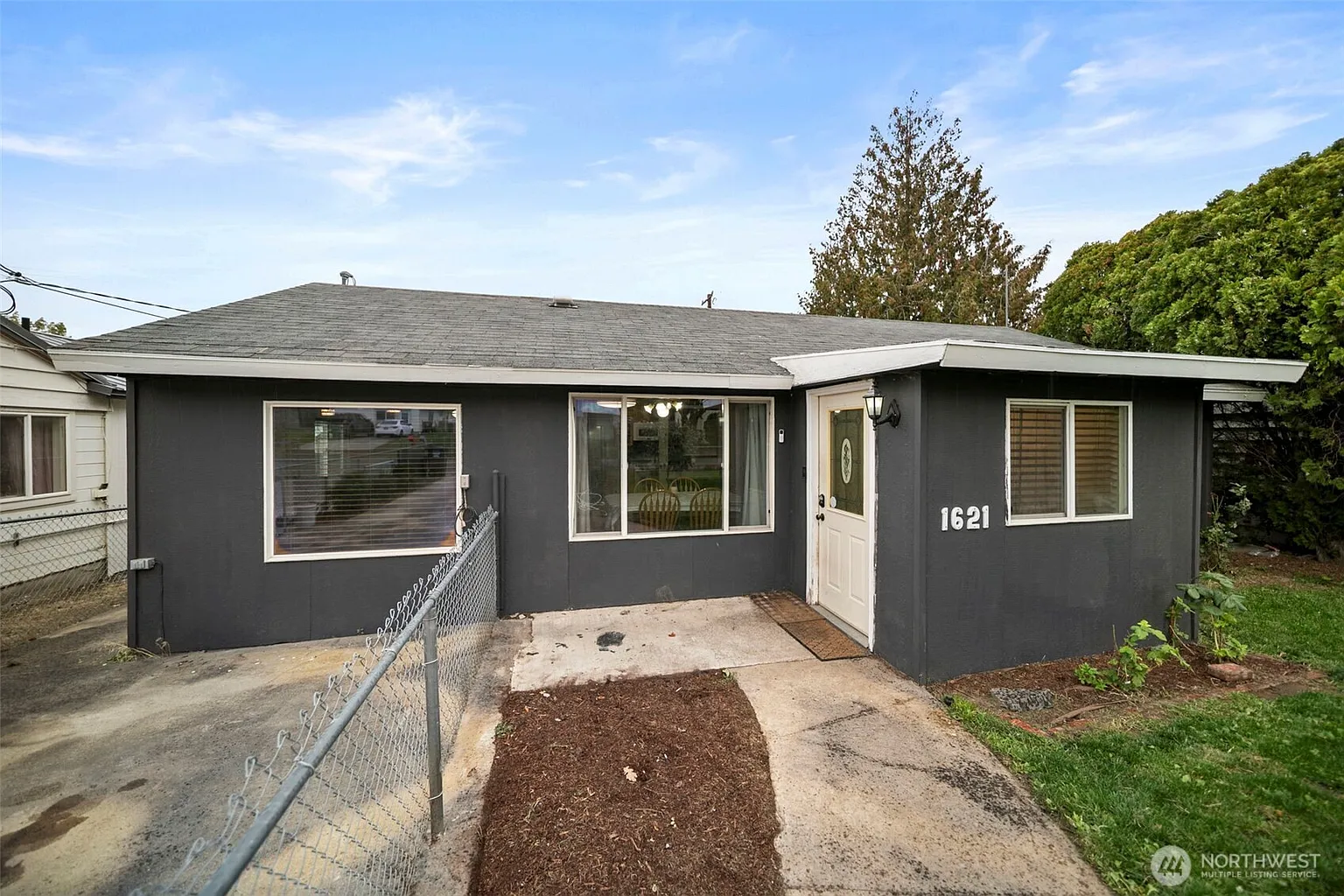 1621 Tacoma Avenue photo 1