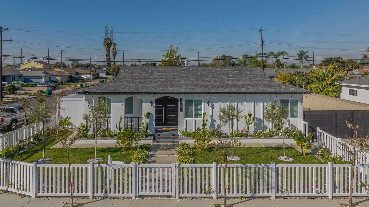 Building Photo - 13421 Nevada St