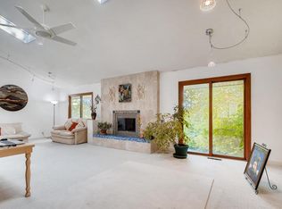 6601 Golden Ridge Dr, Eden Prairie, MN 55344